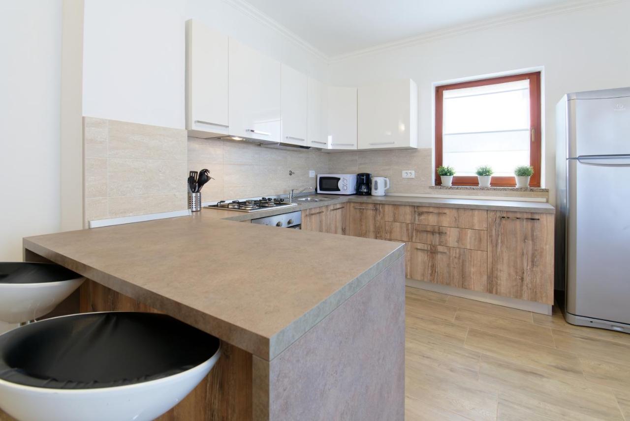Apartments Belvedere By Rent Istria Plovanija Bagian luar foto