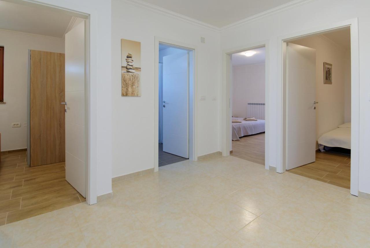 Apartments Belvedere By Rent Istria Plovanija Bagian luar foto