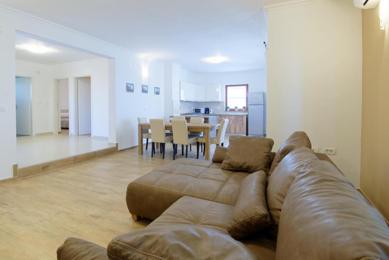 Apartments Belvedere By Rent Istria Plovanija Bagian luar foto