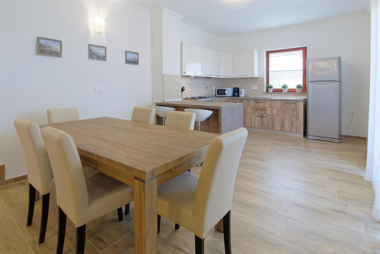 Apartments Belvedere By Rent Istria Plovanija Bagian luar foto