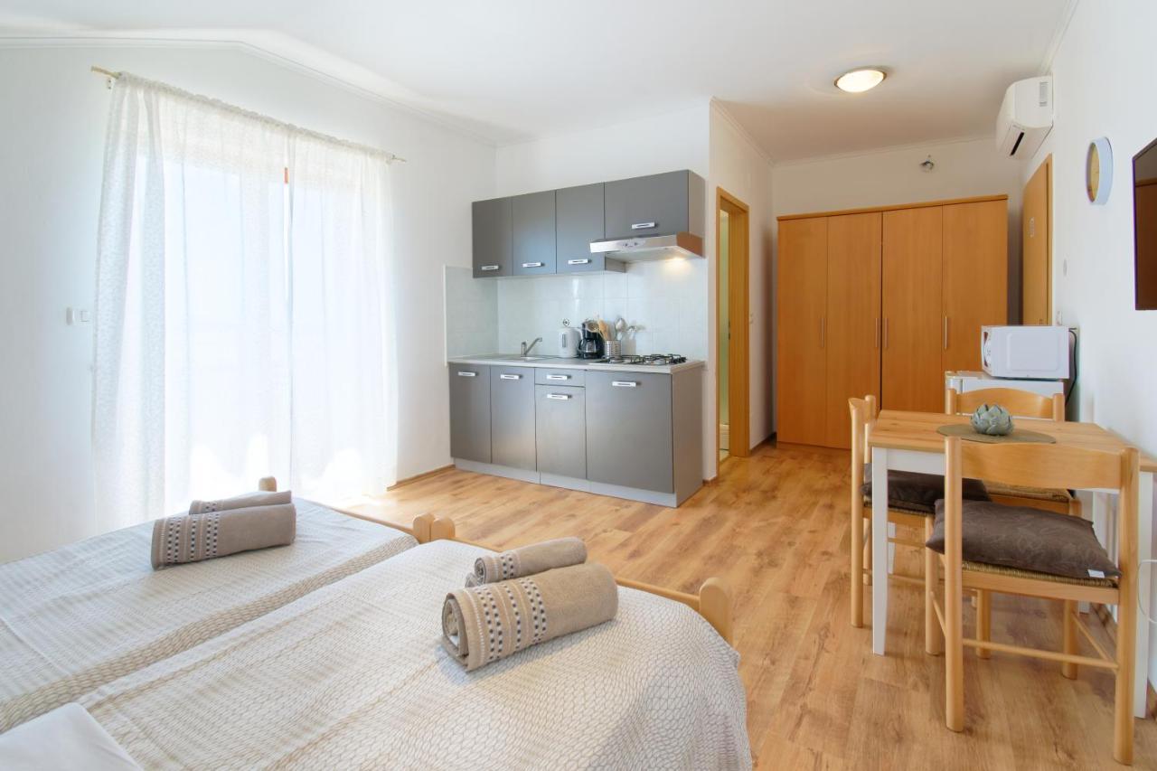 Apartments Belvedere By Rent Istria Plovanija Bagian luar foto