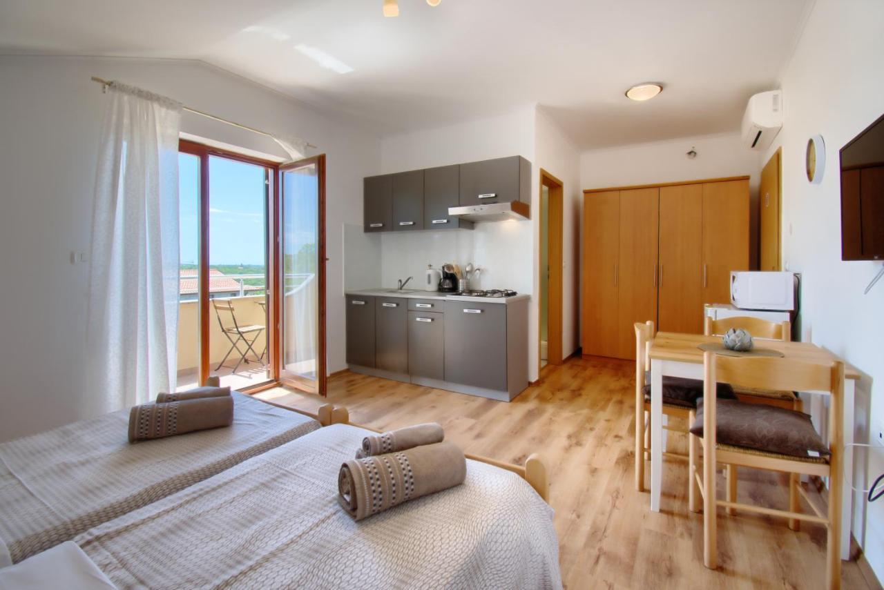 Apartments Belvedere By Rent Istria Plovanija Bagian luar foto
