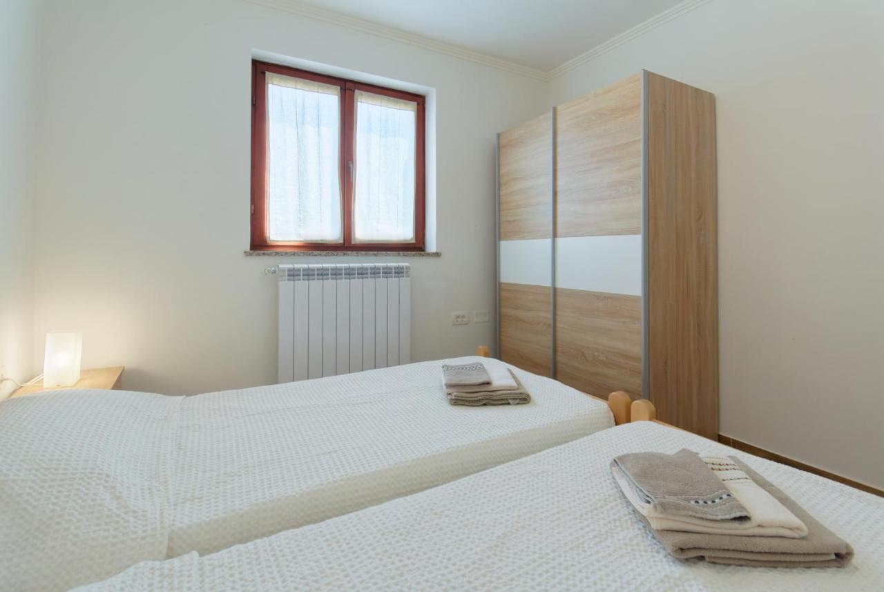 Apartments Belvedere By Rent Istria Plovanija Bagian luar foto