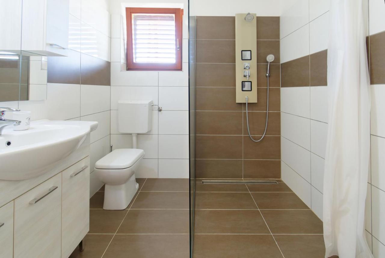 Apartments Belvedere By Rent Istria Plovanija Bagian luar foto