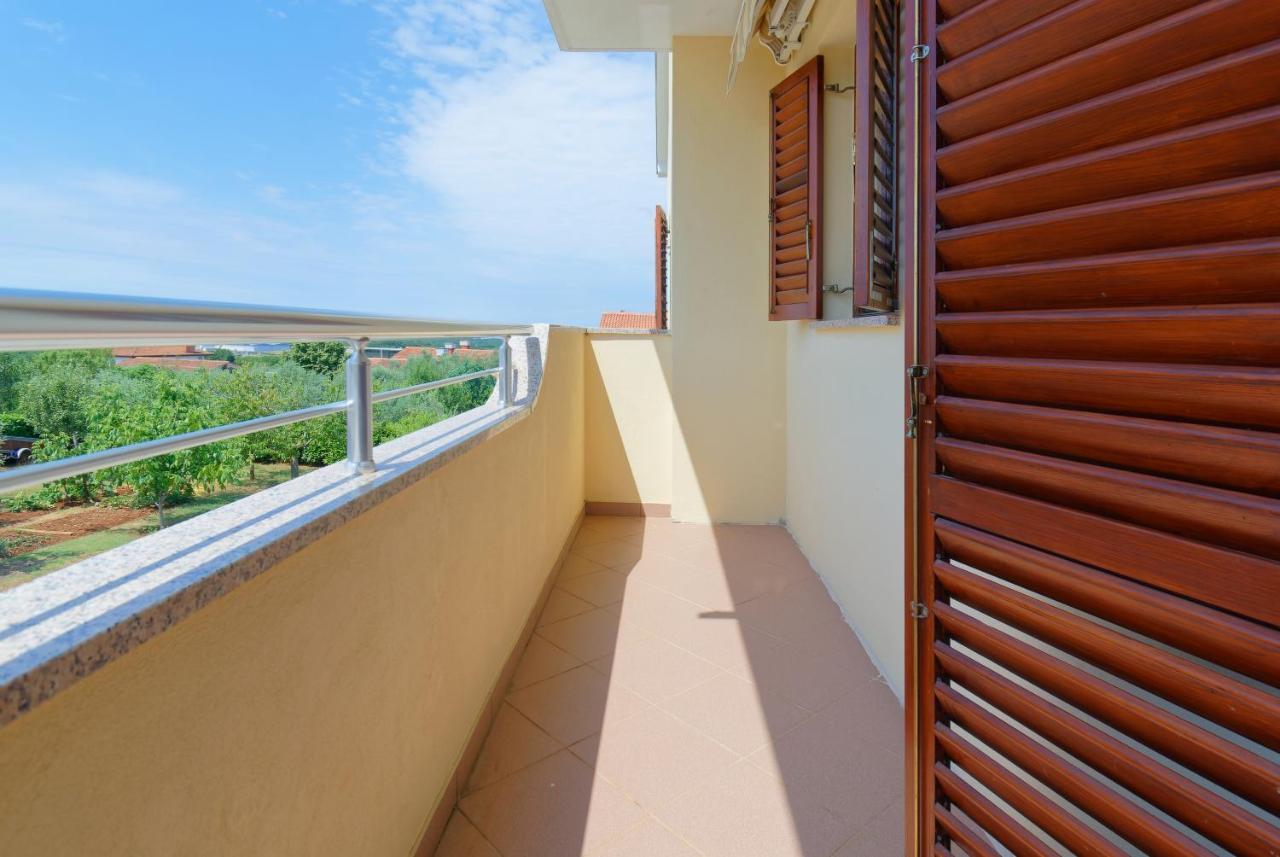 Apartments Belvedere By Rent Istria Plovanija Bagian luar foto