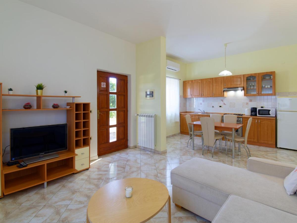 Apartments Belvedere By Rent Istria Plovanija Bagian luar foto