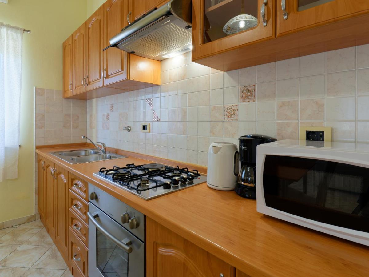 Apartments Belvedere By Rent Istria Plovanija Bagian luar foto