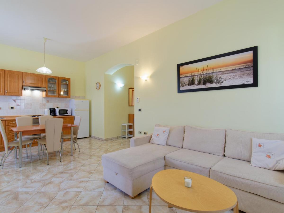 Apartments Belvedere By Rent Istria Plovanija Bagian luar foto